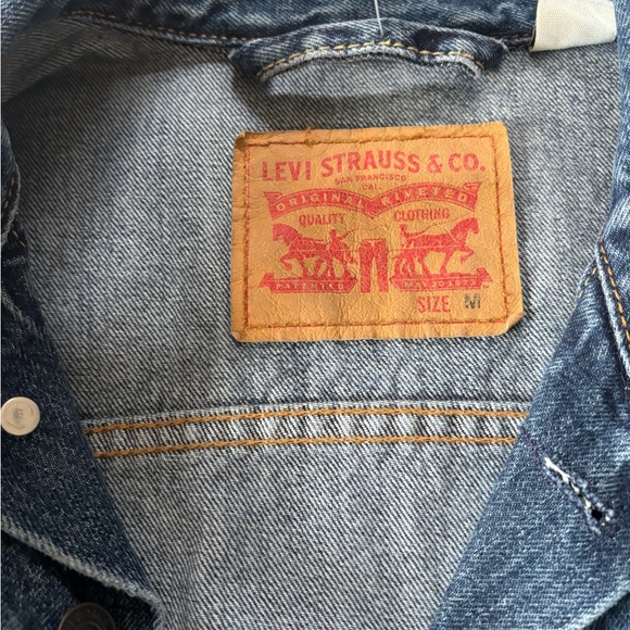 Levi Men’s NWT Jean jacket - Picture 2 of 4